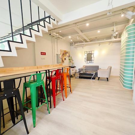 Ostay Asoke Bangkok Makkasan Exterior photo