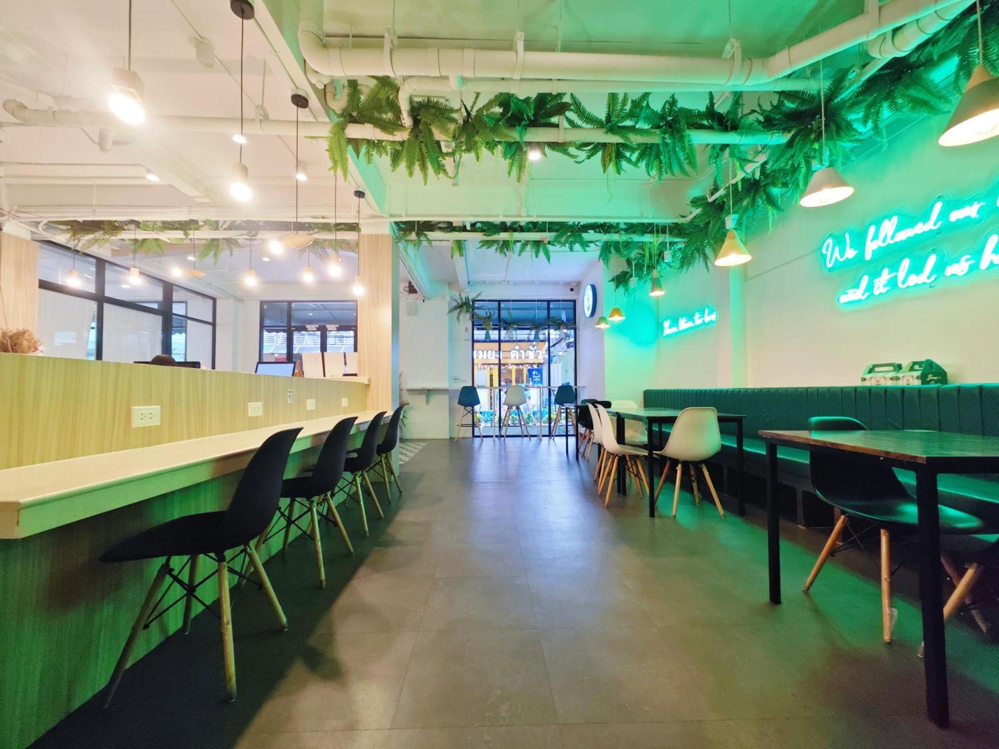Ostay Asoke Bangkok Makkasan Exterior photo