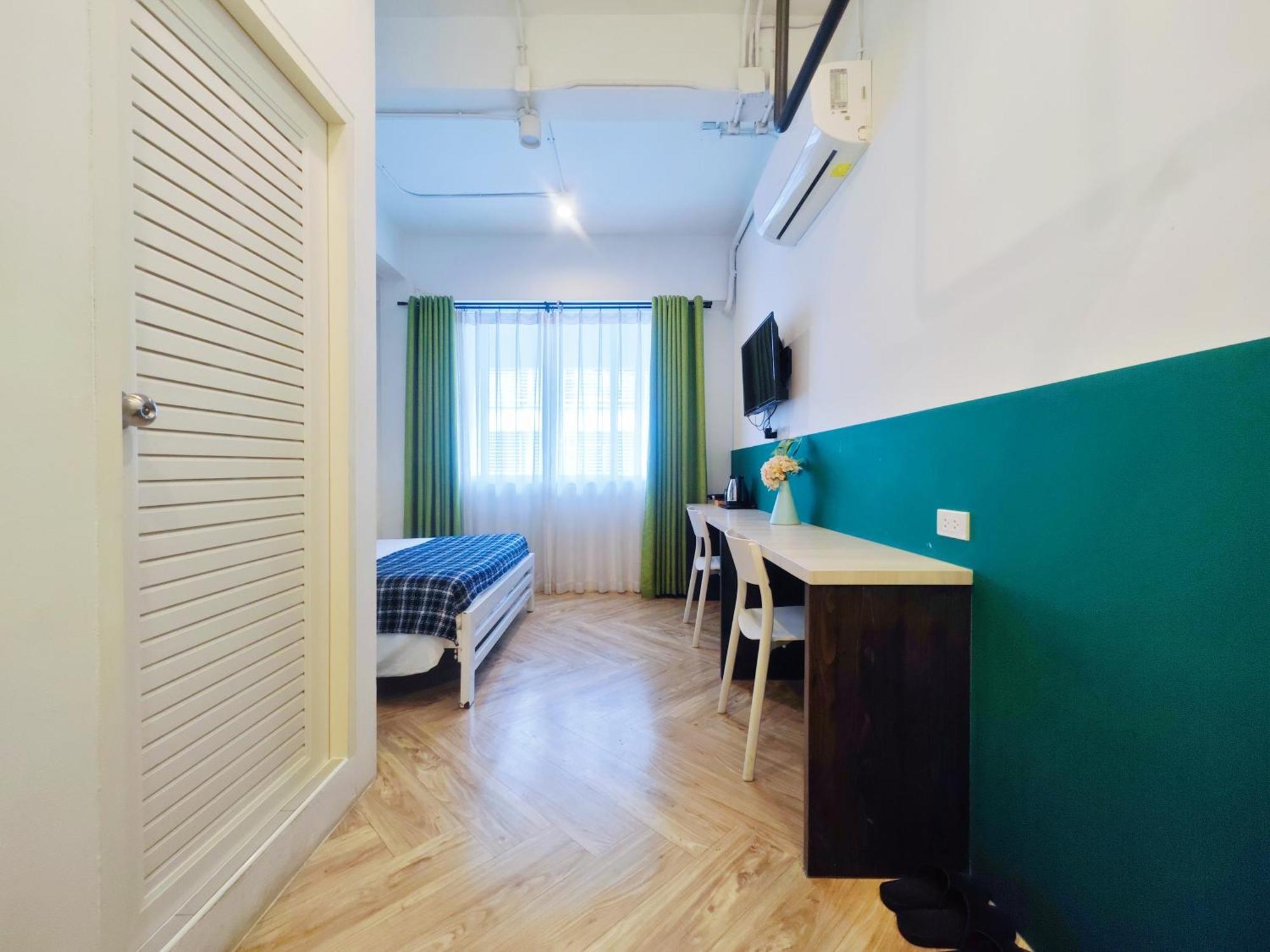 Ostay Asoke Bangkok Makkasan Exterior photo